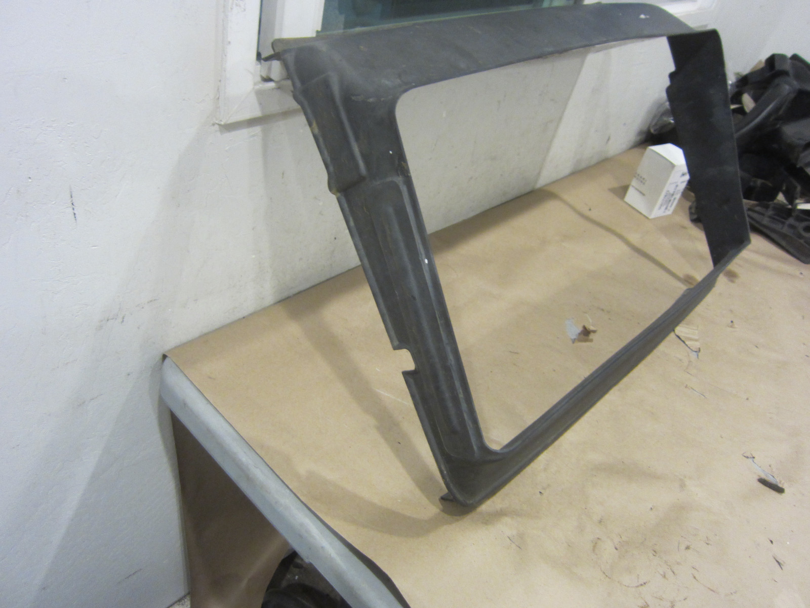 Maserati 4200 - Radiator Air Duct / Shroud - P/N 199897