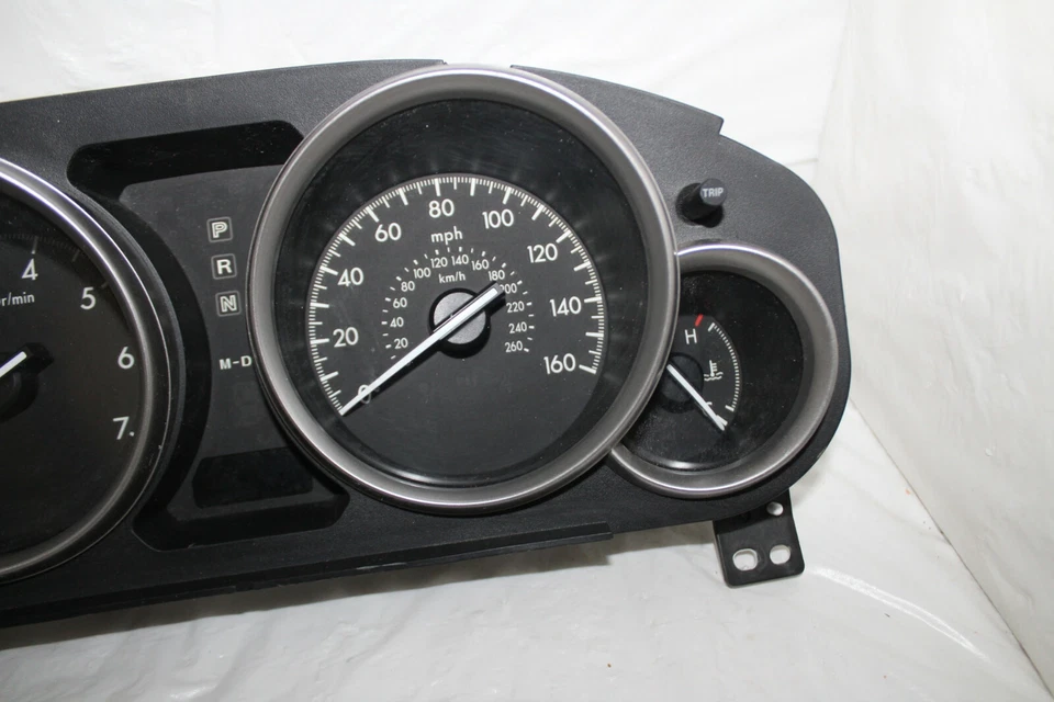 Cuadro de instrumentos velocímetro 2011 2012 2013 Mazda 6 panel de instrumentos 34.133 millas Foto 4 de 4