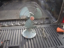 Vtg GE General Electric  2-Speed 3 Blade Table Fan FM10V41 #84 Red Logo