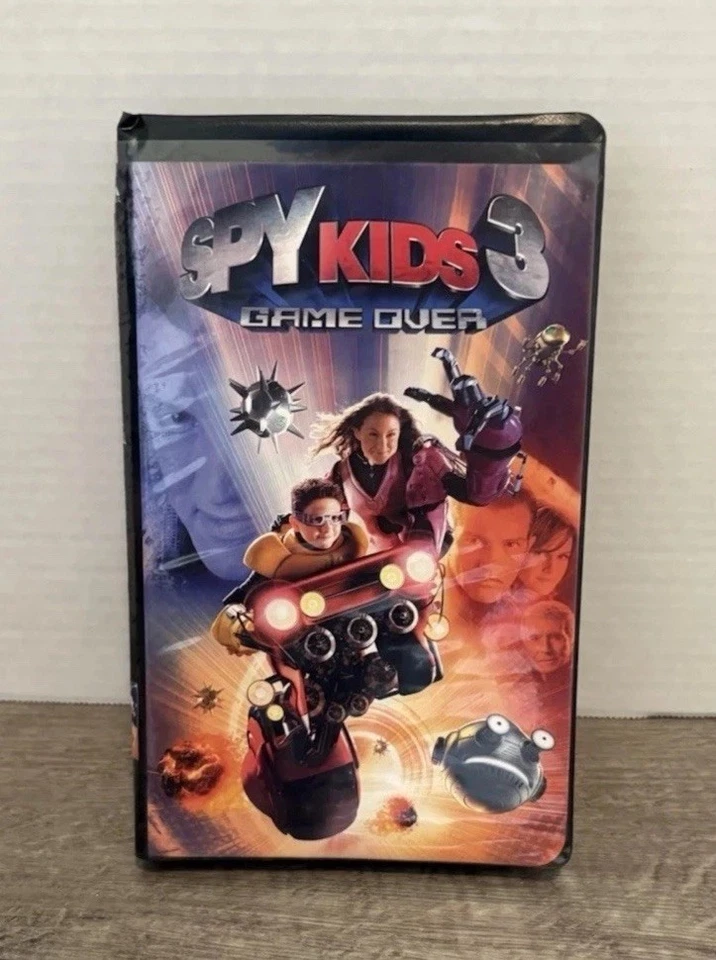 Lot of 4 Classic Kids VHS Movies - Dr Seuss, Spy Kids 3, Donkey Kong, Babe Pig Foto 2 de 4