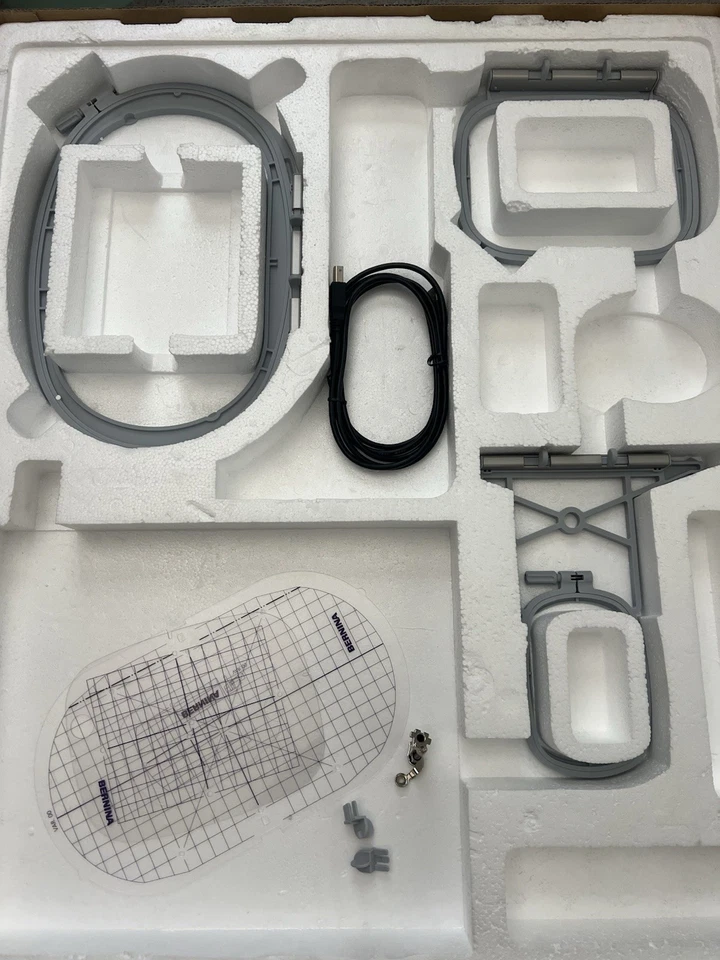 Bernina B 880 Plus Sewing/Quilting/Embroidery Machine + Stitch Regulator - Image 4 of 4