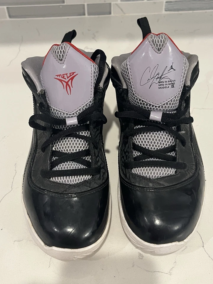 Jordan Melo M8 - Negro - Blanco - Rojo Universitario | Air Jordan III Talla 2.5Y, ¡Bonito! Foto 3 de 4