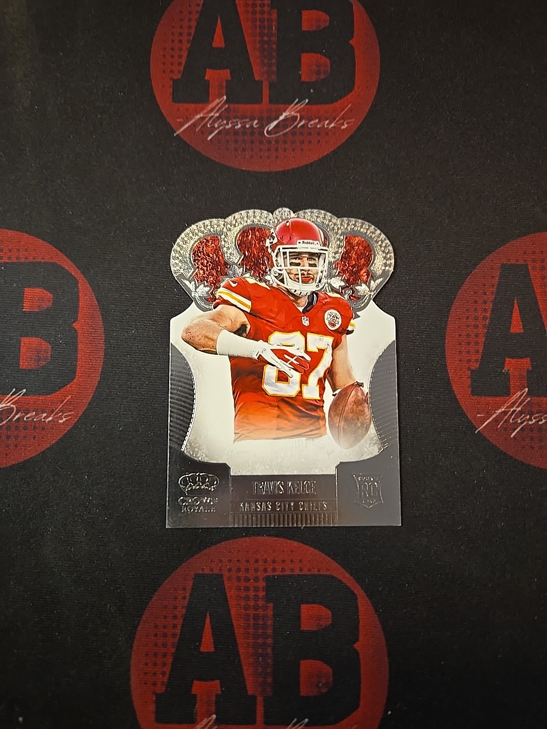 2013 Panini Crown Royale - Travis Kelce Rookie #194  Die-Cut Crown  (RC)