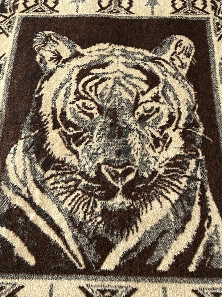 Biederlack Bengal Tiger Reversible Vintage Blanket Throw 61x51 Animal Aztec - Image 4 of 4