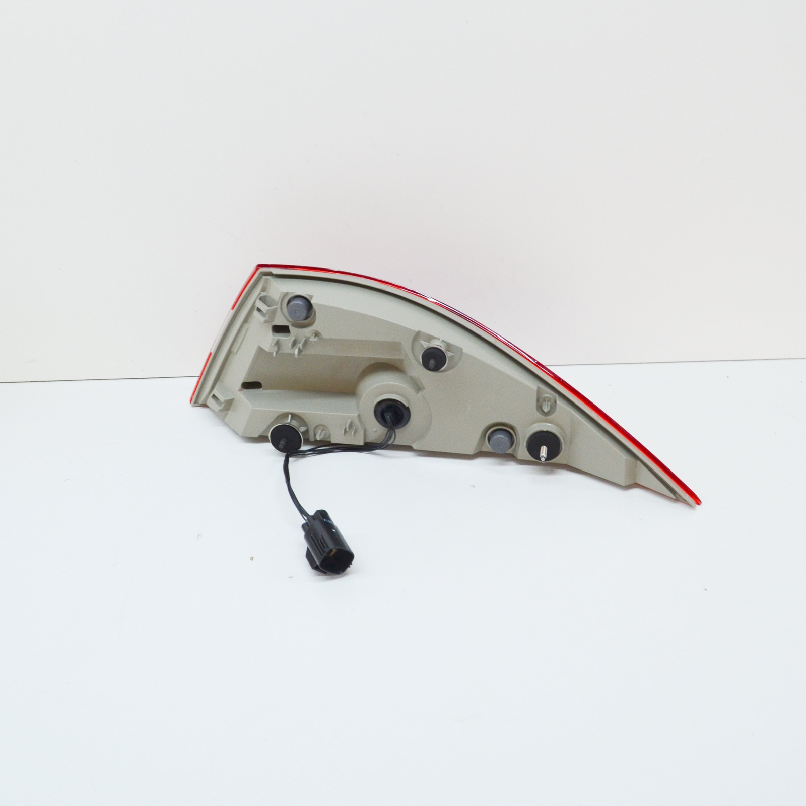 Jaguar Xk/xkr 2011 Rear Lamp LH LED Type C2p21452/bw8313405aa Hole 