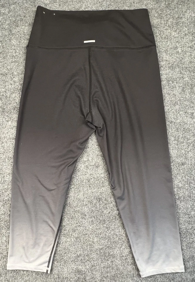 Leggings Capri Aerie Chill Play Move Talla Grande Gris Blanco Entrenamiento Atlético Foto 3 de 4