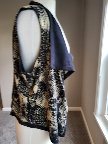 Westbound Reversible Black, Ivory, Beige Open-Front Vest (Size M) - Picture 21 of 21