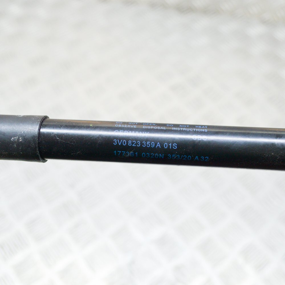 Puntone a gas del cofano anteriore sinistro SKODA SUPERB B8