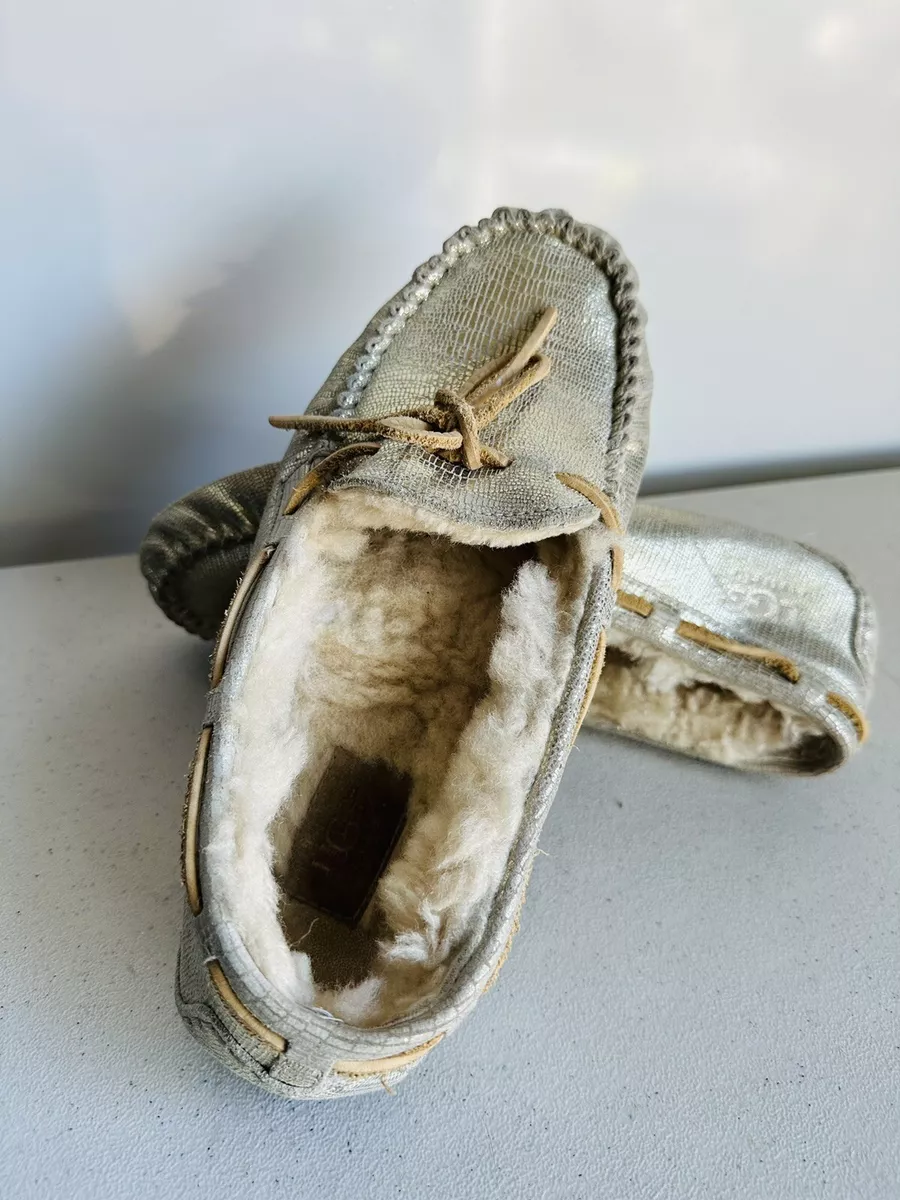 UGG Women s Dakota 1002807 Gold Leather Lace up Moccasin Slippers Size 8