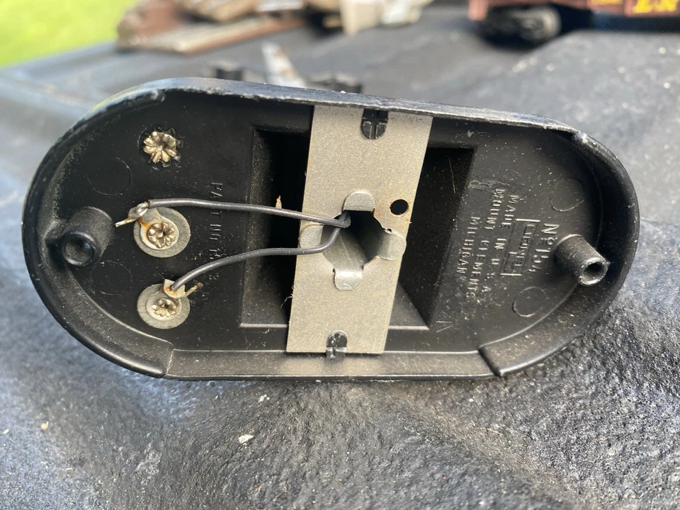 Lionel No. 154 Railroad crossing Signal, Works - Image 2 of 3