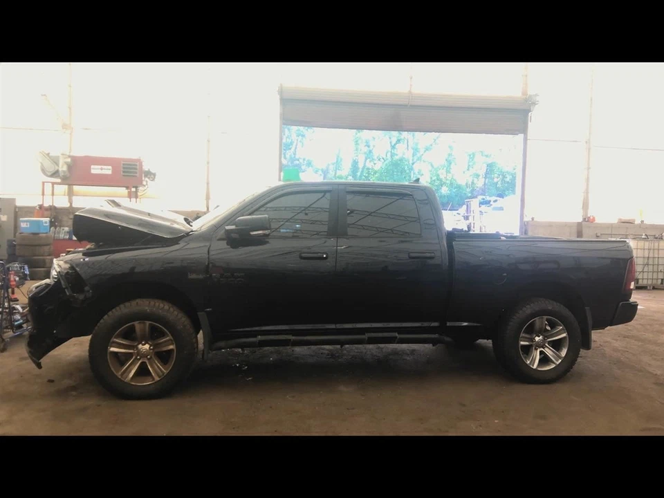 Carrier Classic Style 5 Lug Wheel Front Fits 13-21 DODGE 1500 PICKUP 6728615 Foto 3 de 4