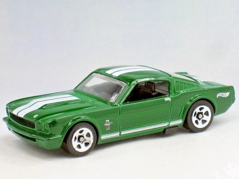 Hot Wheels '65 Ford Mustang 2+2 Fastback - Long Card - Muscle Mania 2022 - HCV37 - Image 3 of 3