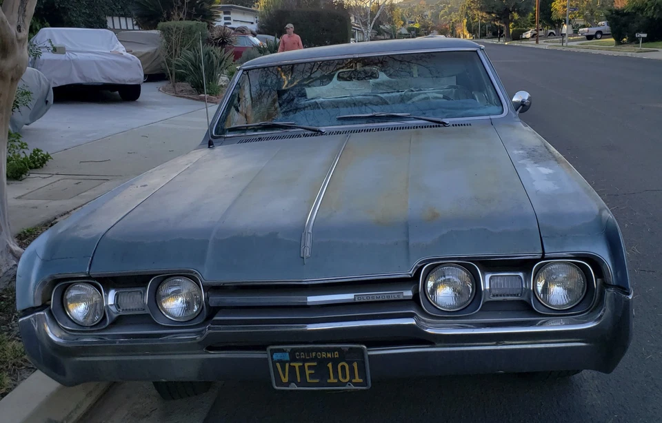 Oldsmobile Cutlass Supreme 1967 Foto 2 de 4