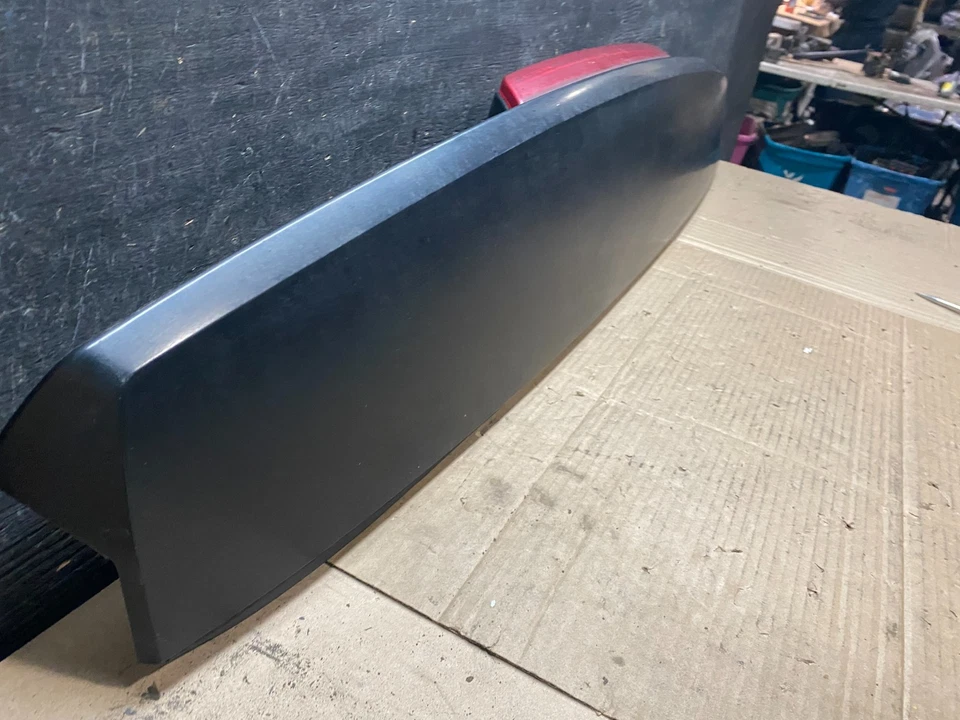 Chevrolet Tahoe Suburban Yukon 2007-2014 alerón ala tercera luz de freno V3327 DG Foto 3 de 4