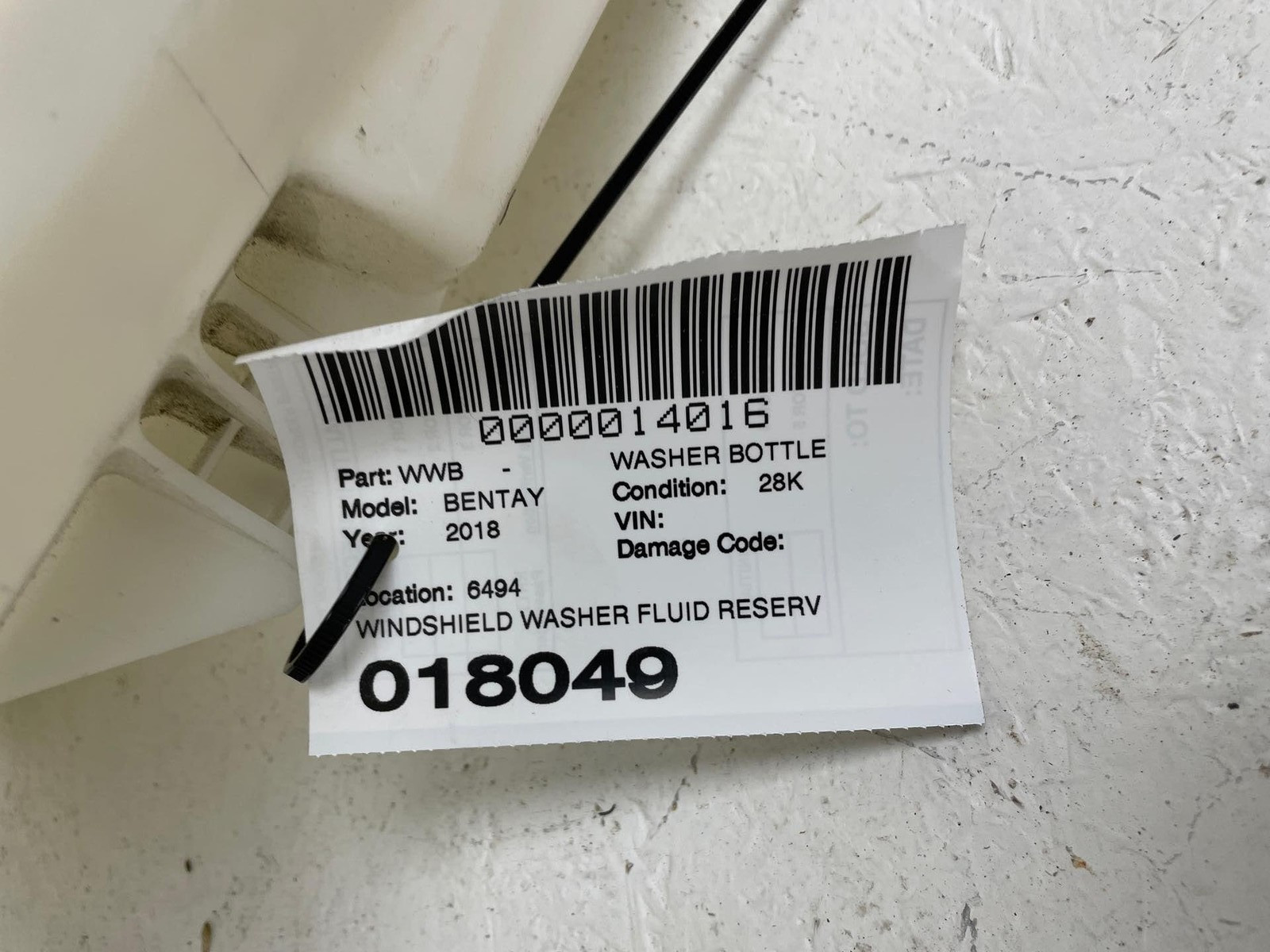 2016-2020 BENTLEY BENTAYGA WINDSHIELD WASHER FLUID RESERVOIR WIPER TANK W/ PUMP