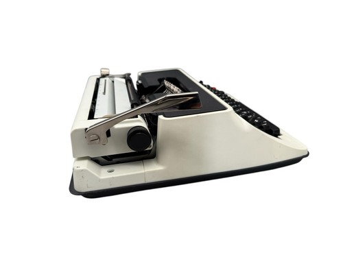 Vintage Silver-Reed 500 Typewriter with Case - Classic Office Equipment in case - Foto 4 di 11