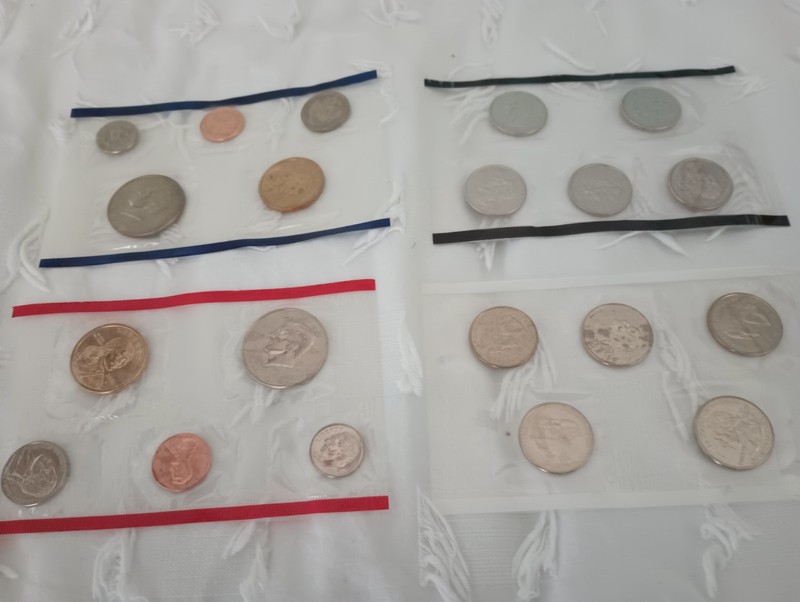 2000  Uncirculated  U.S Treasury 20 coin Mint Set P & D