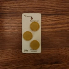 Vogue Vintage Buttons on Card 3 Count Yellow 2575/36 (7/8")
