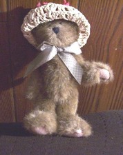 RETIRED ADORABLE BOYD'S BEAR WITH RED ROSES HAT FREE SHIPPING!