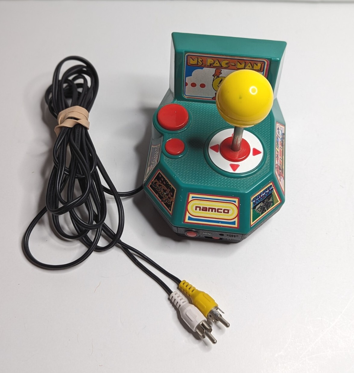Ms. PacMan Namco TV Game 2004 5in1 Plug & Play Joystick Jakks