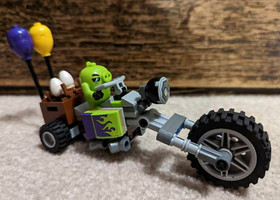 LEGO (The Angry Birds Movie) - Bird Island Egg Heist, Set #75823, Complete w/box