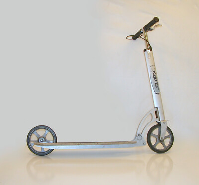 XOOTR MG Teen/ Adult Kick Scooter - 800+lb Capacity - Front Brake - Wooden Deck