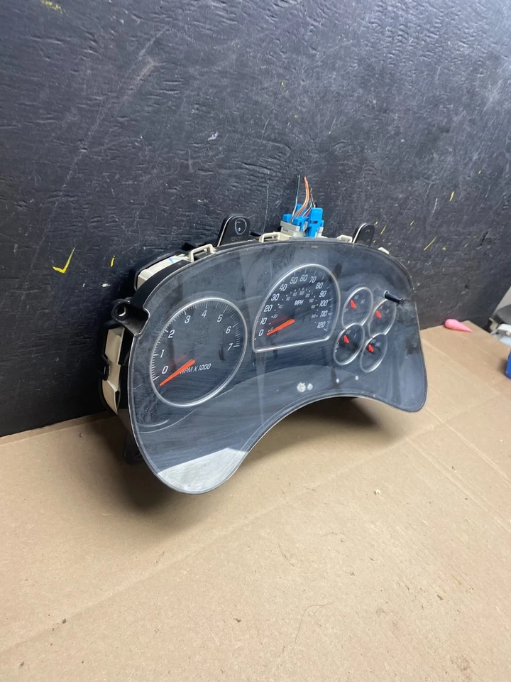 2002 to 2004 GMC Envoy Speedometer Cluster Gauge Oem T9181 DG - Image 4 of 4
