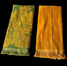 Vintage Pequot ? Beautiful Hand Towels Avocado Green And Gold USA 2 Pieces