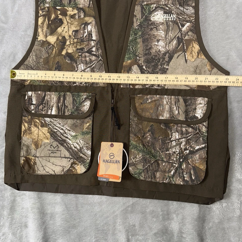 Magellan Hunting Camouflage Vest Medium Built In Game Bag Open Both Sides - Image 4 of 4