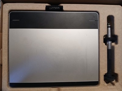Wacom Intuos Pen and Touch SMALL Graphics Tablet with Pen