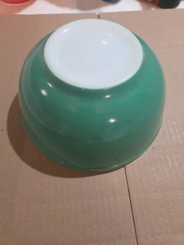 VINTAGE 403 2.5 QT  GREEN PYREX BOWL OVENWARE, USA MADE