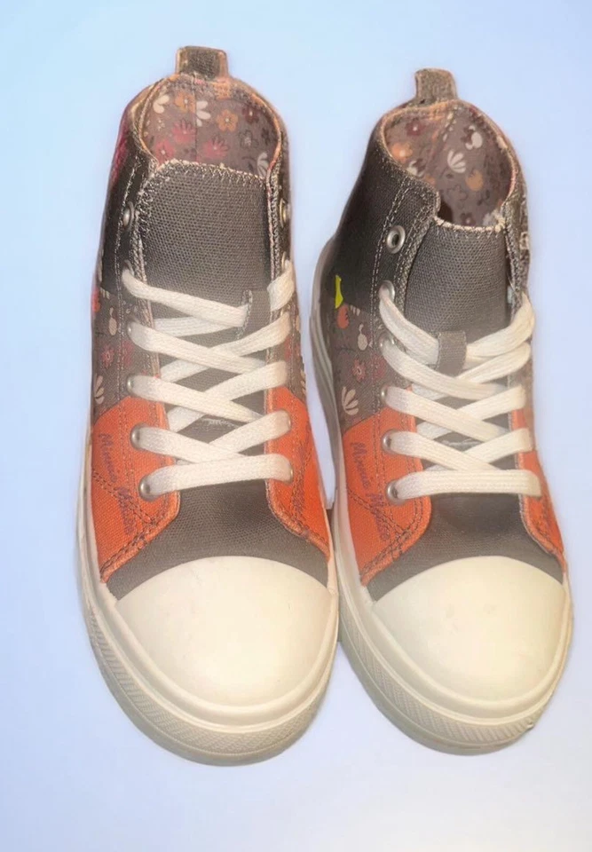 Girls Disney Minnie Mouse High Top Tennis Shoes Size 2 - New With Tags - Image 2 of 2