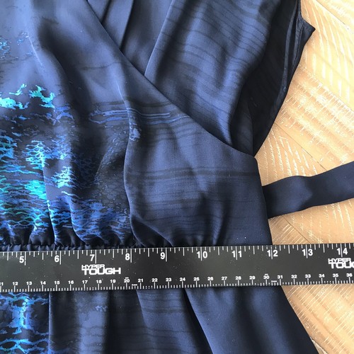 $238 Elie Tahari Navy Blue Snakeskin Silk Faux Wrap Belted Sleeveless Dress Sz 2 - Picture 8 of 10
