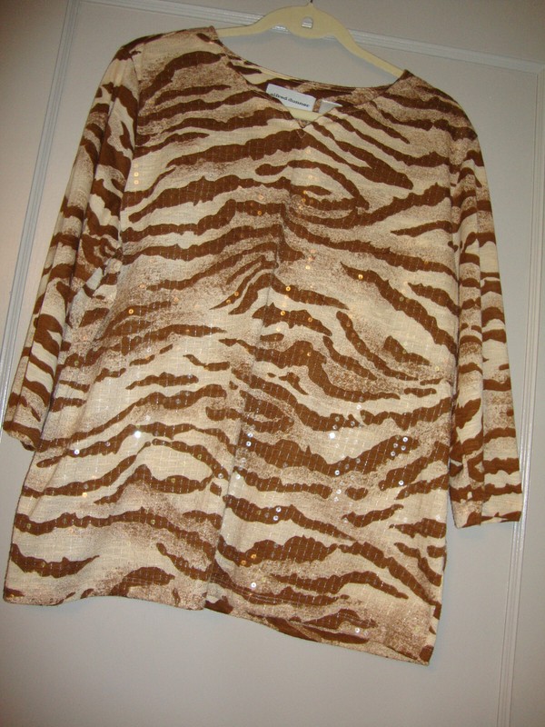 ALFRED DUNNER BROWN ANIMAL PRINT 3/4 SLEEVES TOP- Sz. L