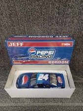 1:24th Scale 24 Jeff Gordon Diecast Car By Action