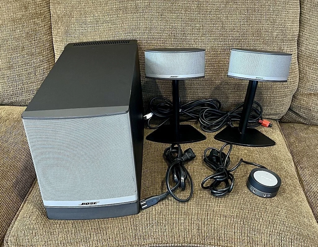Bose Companion 5 Multimedia Computer Speaker System Graphite