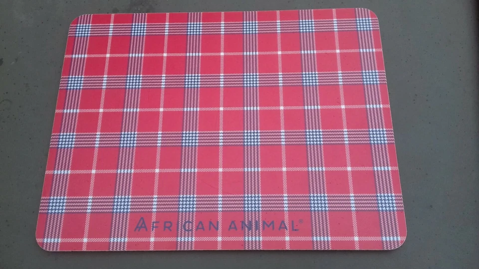 Cool & Practical 'African Animal' pet feeding mats in STUNNING Shuka pattern - Image 3 of 4