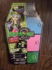 Monster High Skulltimate Secrets Neon Frights Ghoulia Yelps Doll SEALED