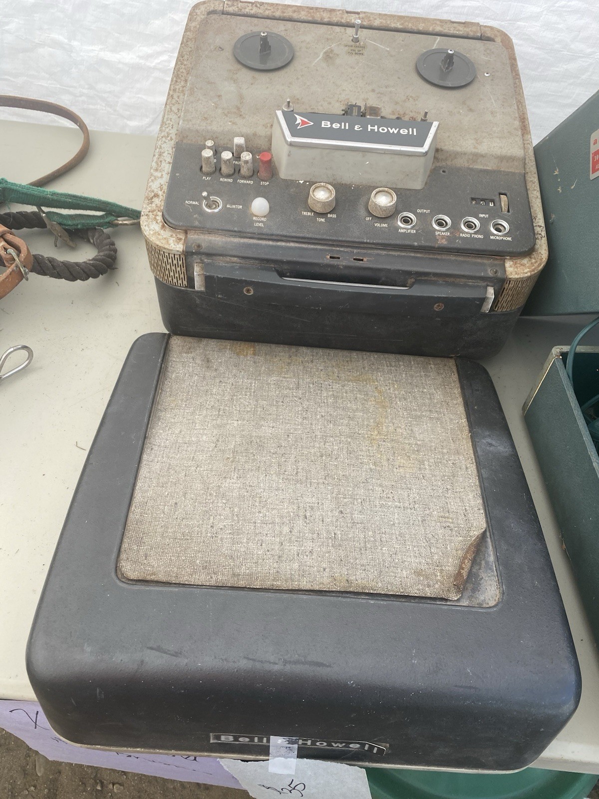 Bell & Howell 2709 vintage camera equipment - eBay listing photo 2