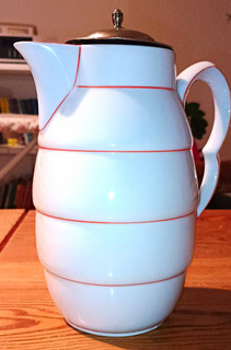 Art Deco Spritzdekor Kakaokrug Kanne 553 Leuchtenburg mit Siebdeckel