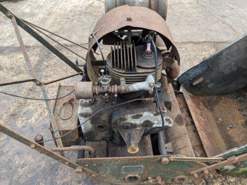 Dennis Lawn Mower - Picture 5 of 13