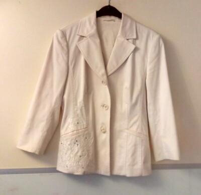 As new: Betty Barclay blazer in size 36, fine fabric