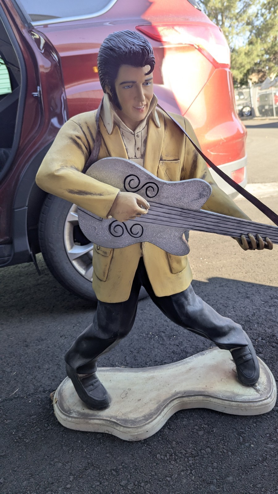 Elvis Presley  superfans only issued   statue  3ft tall