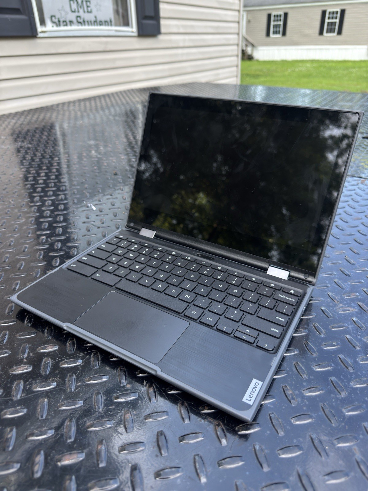 Lenovo Chromebook 300e (2nd Gen) 4GB RAM 32GB eMMC11.6 LED Black (Good)