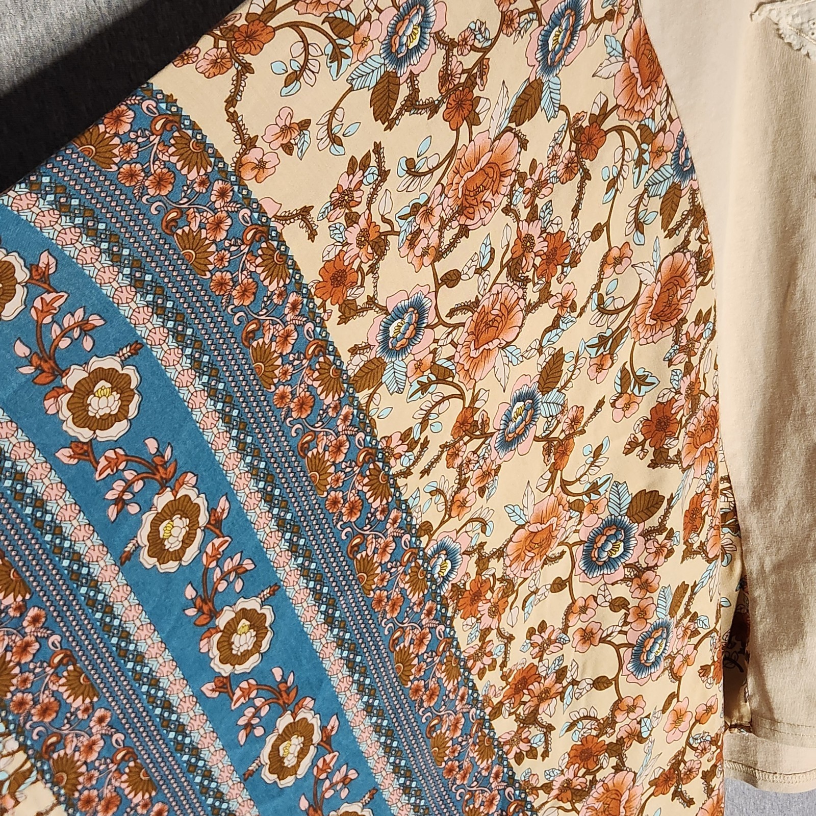 Easwl LRG Mixed Print Raw Hem Patchwork Poncho To… - image 4