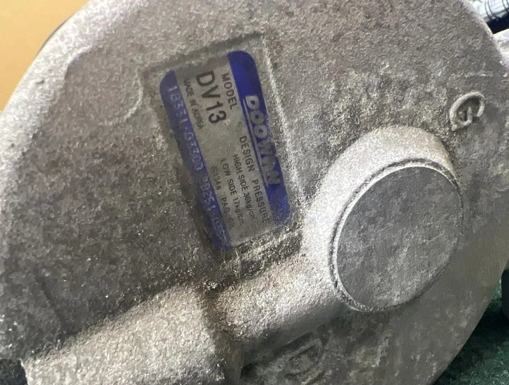 Compresor de aire acondicionado Hyundai Veloster 2012-2014 Foto 4 de 4