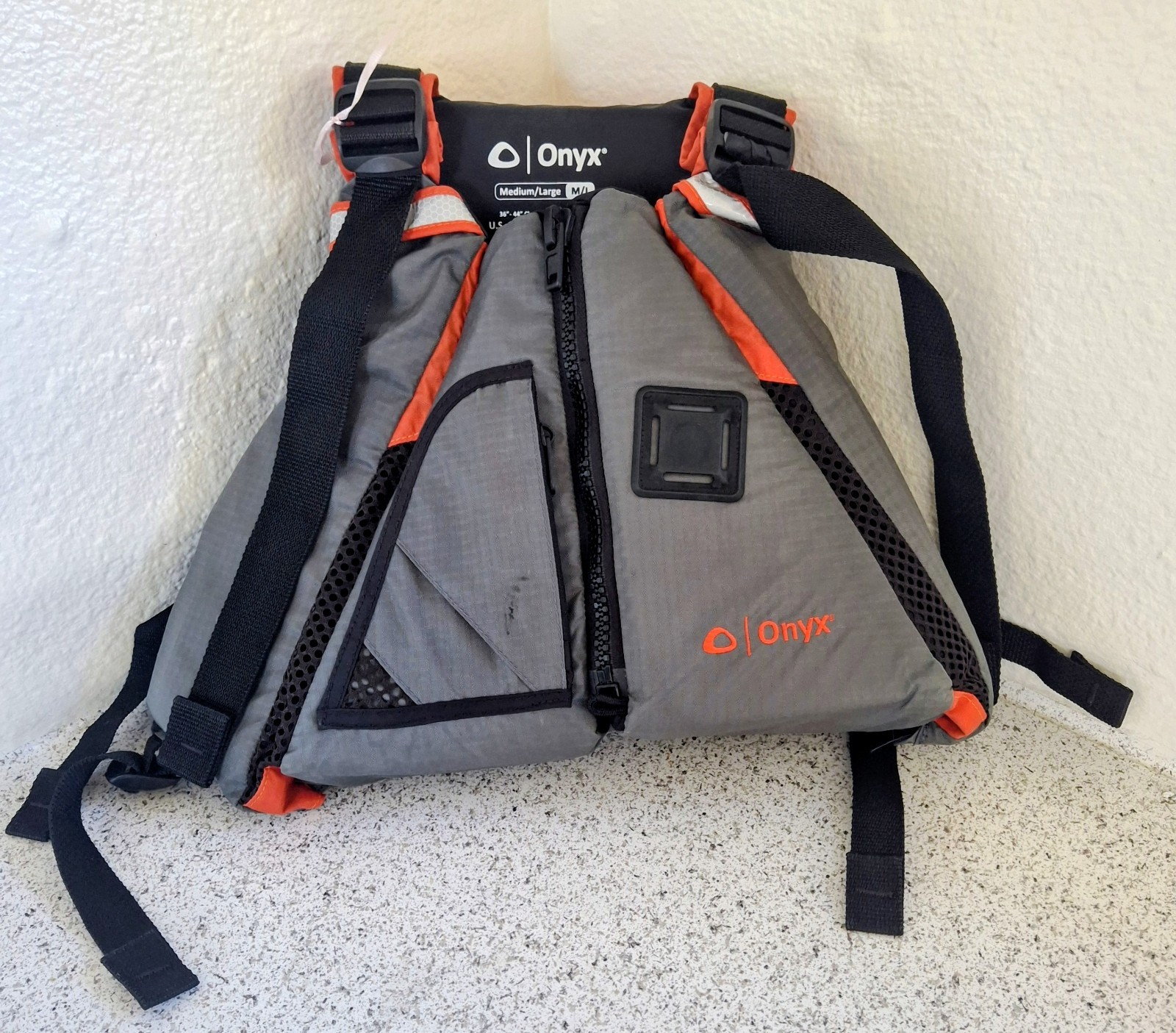 Onyx MoveVent Dynamic Paddle Sports Life Vest – M/L (36