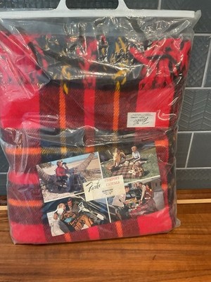 Vintage Faribo Fringed Stadium Blanket Throw Red Black Tartan Plaid Soft