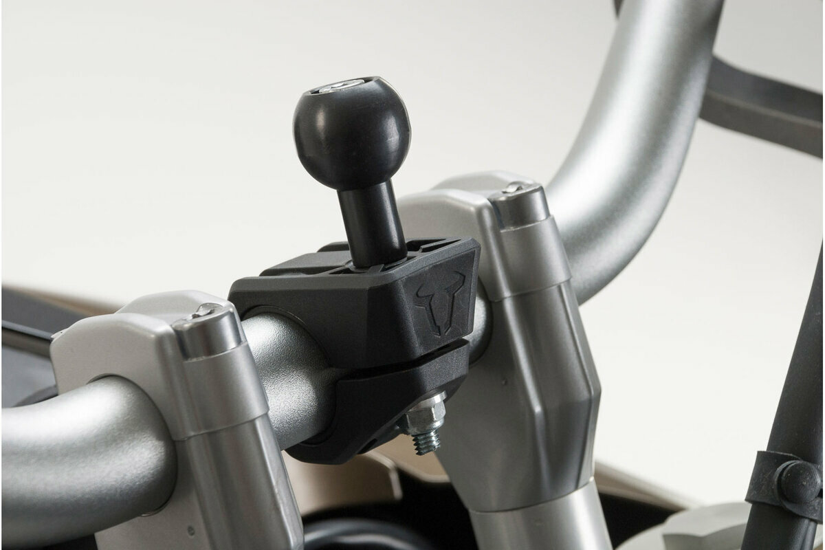 Support RAM SW-MOTECH pour guidon ø22 / 28 mm fixation smartphone et GPS moto