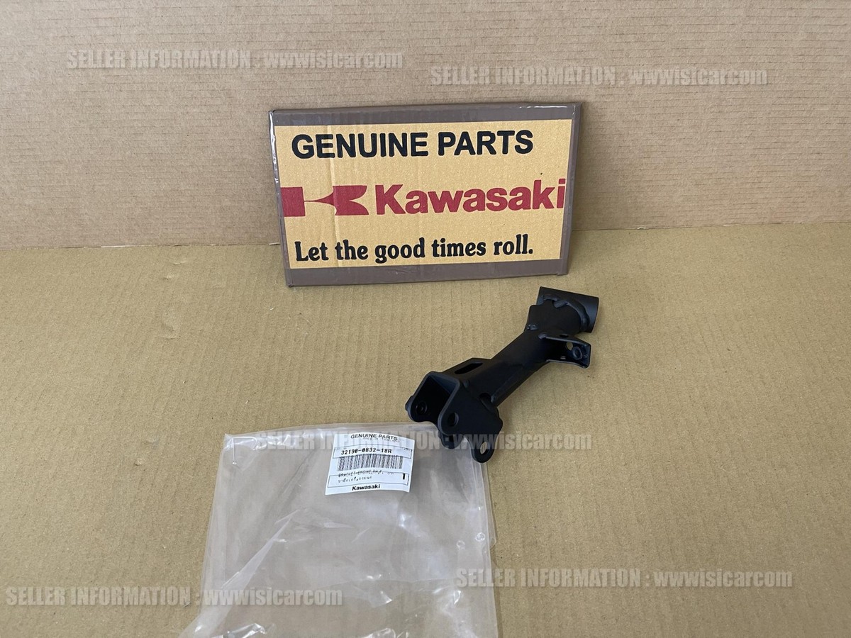 KAWASAKI Z900 2020 - 2024 BRACKET-ENGINE,RH,F.S.BLACK 32190